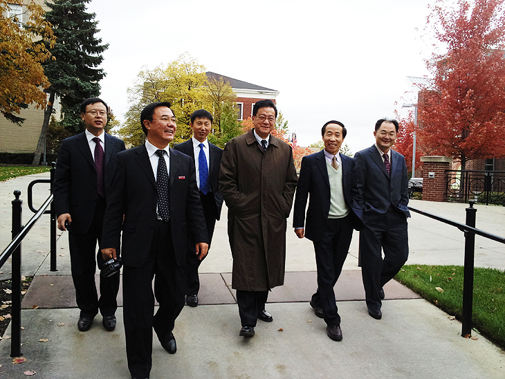 校长马连湘一行访问美国阿克隆大学高分子科学与工程学院
